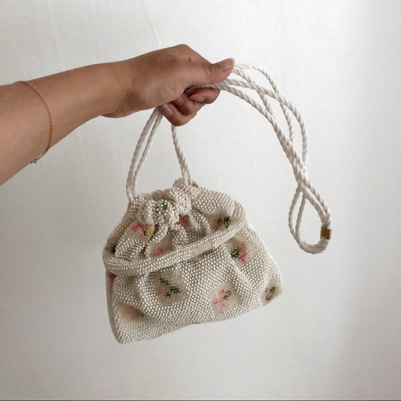 Vintage Handbags - Vintage Beaded Floral Bucket Bag